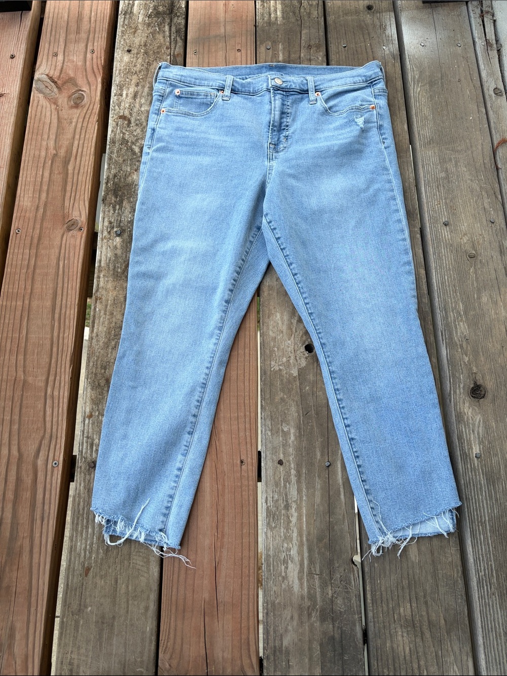 GAP Light Blue Raw-Hem Cropped Jeans - Women